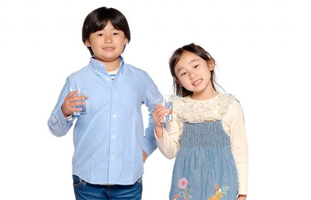 時々親子で散歩をする