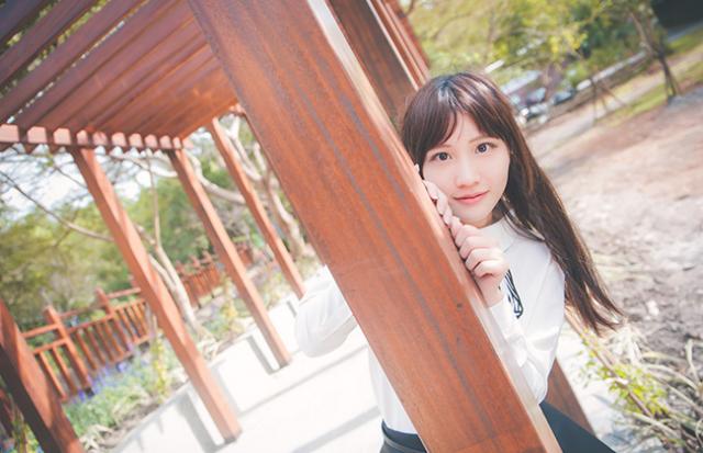 人前でもべたべたする。