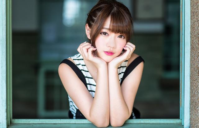 ダンスをする女性