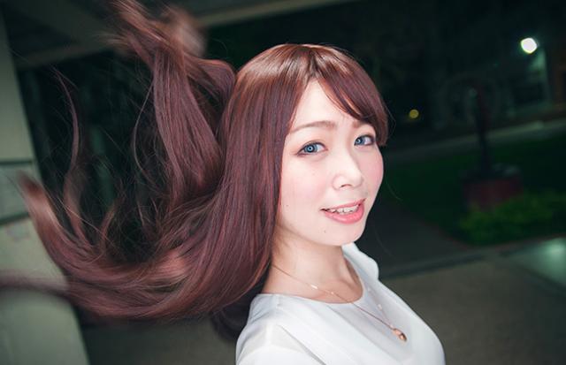腕や足にリストカットの痕がある